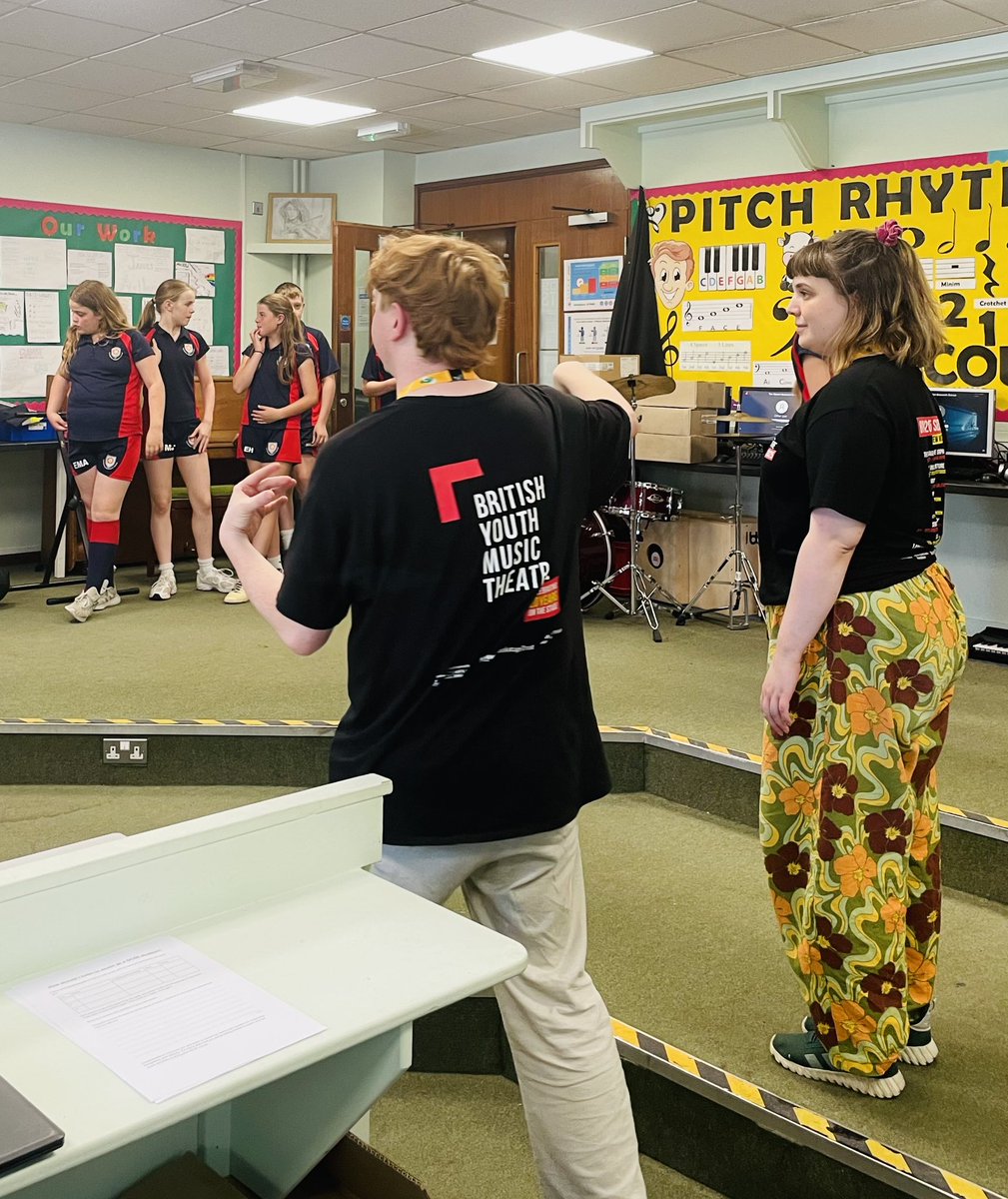 TMBS_CreatArtDT's tweet photo. We’ve loved having visitors from @britymt with us in the music department today! Year 7 have been working on some exciting brand new musical theatre material with the creatives 🧚 #activityweek #steer #enjoyment #together https://t.co/nlLHLNLfCf