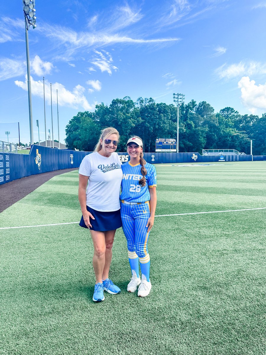 KateHerron09's tweet photo. Had an amazing time at East Texas Baptist University Softball Camp. Grateful for the opportunity to learn, compete, and grow. Huge thanks to the coaches and players for this wonderful experience. I loved it and can’t wait to be back! 🐅 @ETBU_Softball @MarandaShain @JanaeShirley https://t.co/B4zLQON8JG