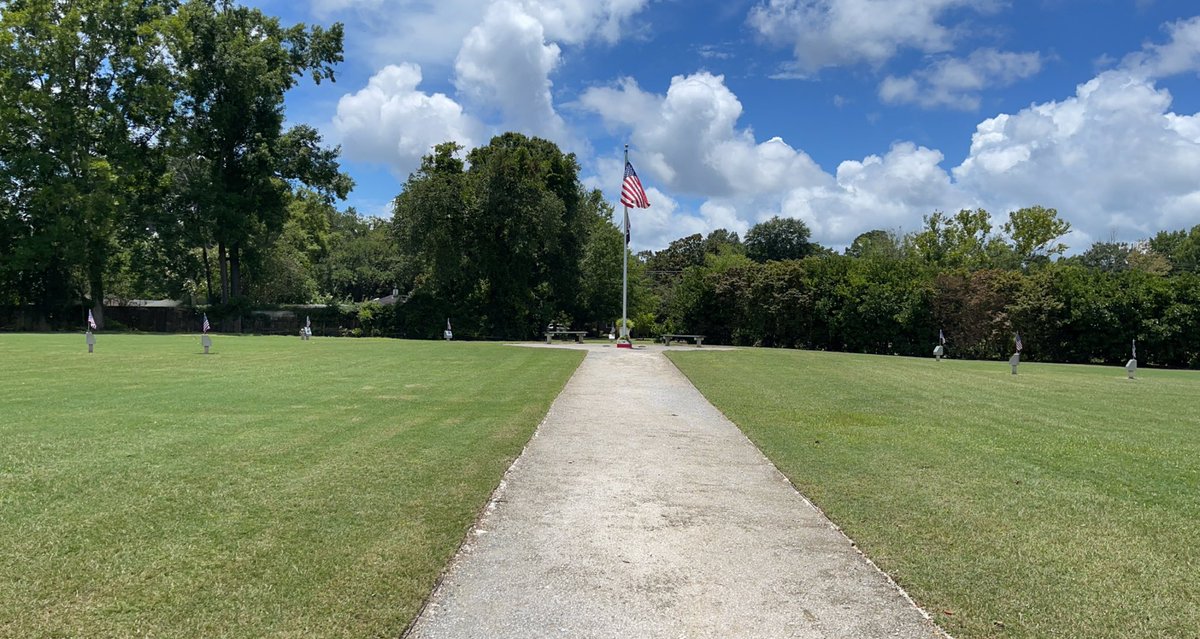 June 18th 2007 the Charleston fire department tragically lost 9 wonderful firefighters fighting the flames of the sofa super store fire. Today and forever will remember these firefighters who sacrifice their lives🙏 never forget the Charleston 9