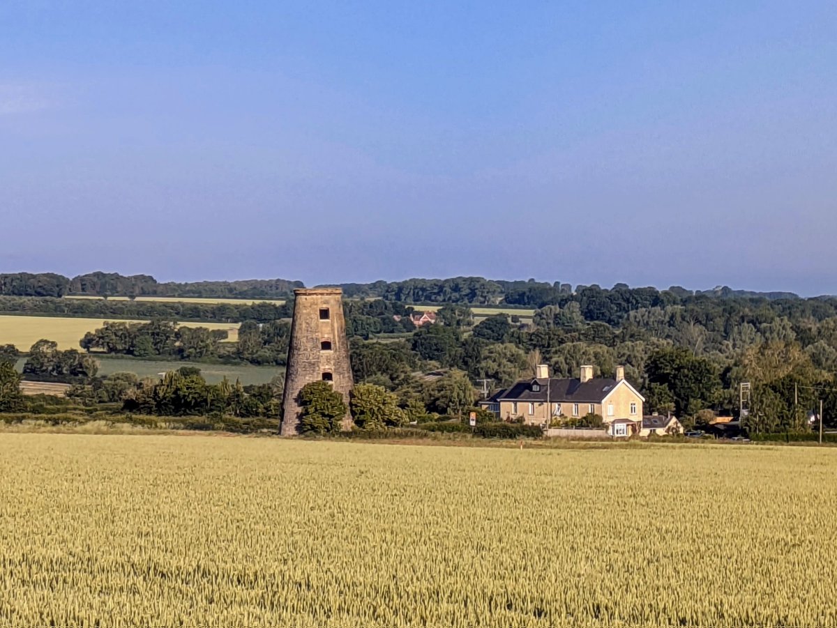 Some lovely sights on my work morning today in #Ketton and #SouthLuffenham #pickup #Truck #pickuptruck #windmill #Poppy #poppyfield