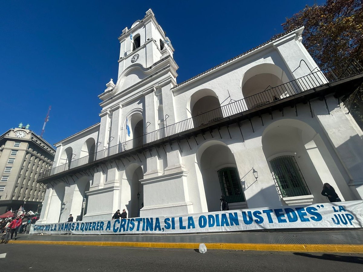 Lo que se extraña a Carlos, qué lo parió.