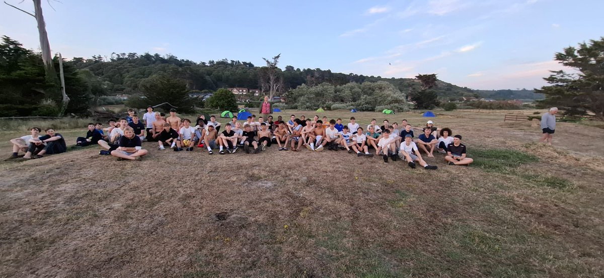 victoriacollege's tweet photo. A brilliant photo of Year 9s out ‘on expedition’ last night. They returned hot and tired this afternoon. Well done! #dofe #bronzedofe @VCJ_Head https://t.co/0qtQkFx1WP