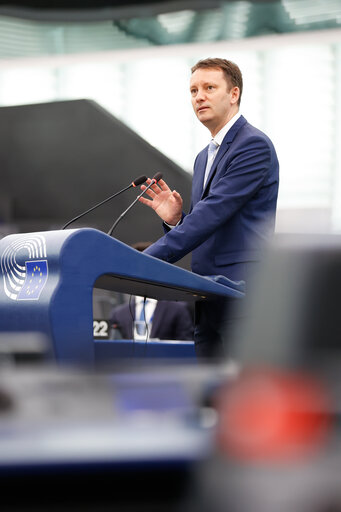 Siegfried Muresan 🇷🇴🇪🇺 (@smuresan) on Twitter photo España merece más.
#España es uno de los principales beneficiarios de los #FondosUE. Pero la falta de respeto al Estado de derecho por parte del presidente <a href="/sanchezcastejon/">Pedro Sánchez</a> pone eso en riesgo.
Queremos que la ciudadanía española reciba todo lo que Europa ofrece, pero los fondos España merece más.
#España es uno de los principales beneficiarios de los #FondosUE. Pero la falta de respeto al Estado de derecho por parte del presidente <a href="/sanchezcastejon/">Pedro Sánchez</a> pone eso en riesgo.
Queremos que la ciudadanía española reciba todo lo que Europa ofrece, pero los fondos