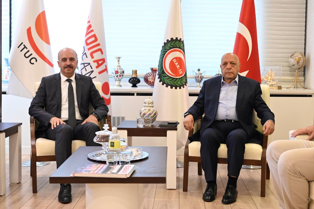 HAK-İŞ Konfederasyonu Genel Başkanı Sayın Mahmut Arslan’ı ziyaret ederek, Türk Mühendisler Derneği olarak yürüttüğümüz çalışmalar hakkında bilgi sundum.
Mühendislik mesleğinin gelişim sürecinde HAK-İŞ’in desteğinin bizler için büyük önem taşıdığını ifade ettim.
Nazik ev sahipliği