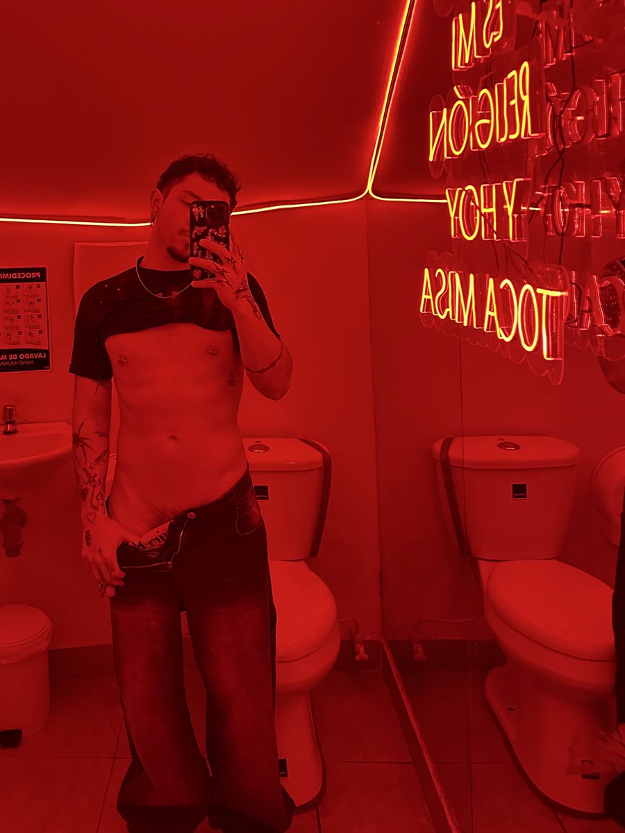 _daniiiiiiel's tweet image. Al de rojo…..