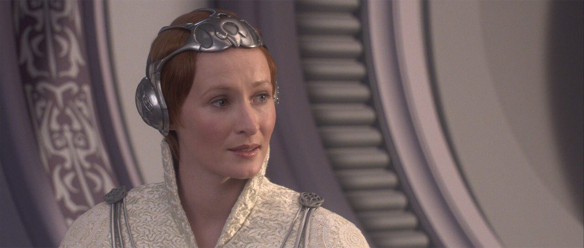 imhkenobi's tweet image. mon mothma had to lock in every era of hers. she’s girlbossing ✨