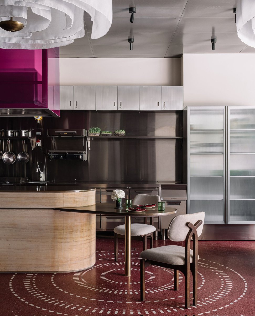 elledecorindia's tweet image. Read more: shorturl.at/KbYyd

Come, see what’s cooking at this Indian restaurant designed by Studio Lotus #EDDesign

#elledecorindia #elledecor #indianrestaurant #restaurantdesign [interior design, restaurant design inspiration, Indian restaurants to try]