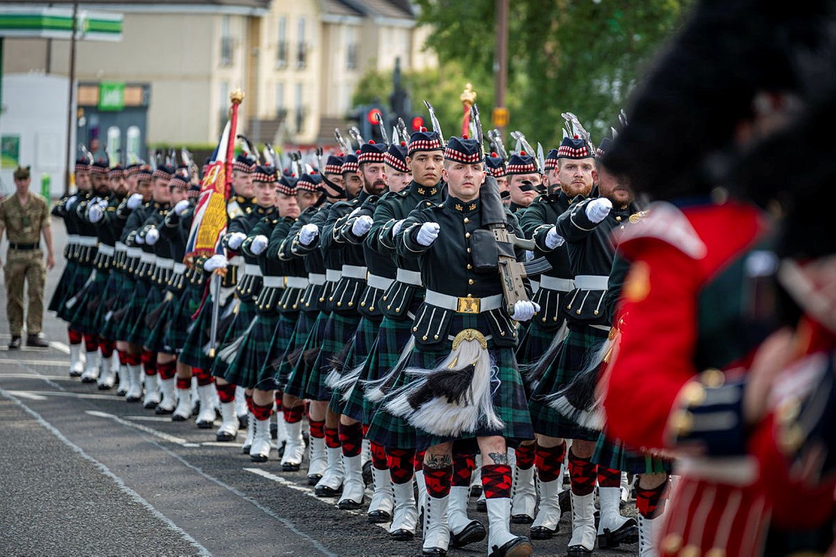 The Royal Burgh of Linlithgow celebrated the 50th Anniversary of the Deacons Court’s stewardship of the Riding of the Marches with The Royal Regiment of Scotland proudly taking the lead. 🏴󠁧󠁢󠁳󠁣󠁴󠁿

The Riding of the Marches of the Ancient and Royal Burgh of Linlithgow is a tradition