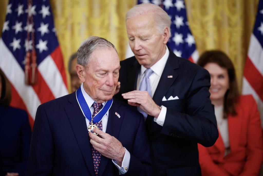 Michael Bloomberg is attempting to BLOCK President Trump’s America First agenda🧵⬇️

#BloombergBusted