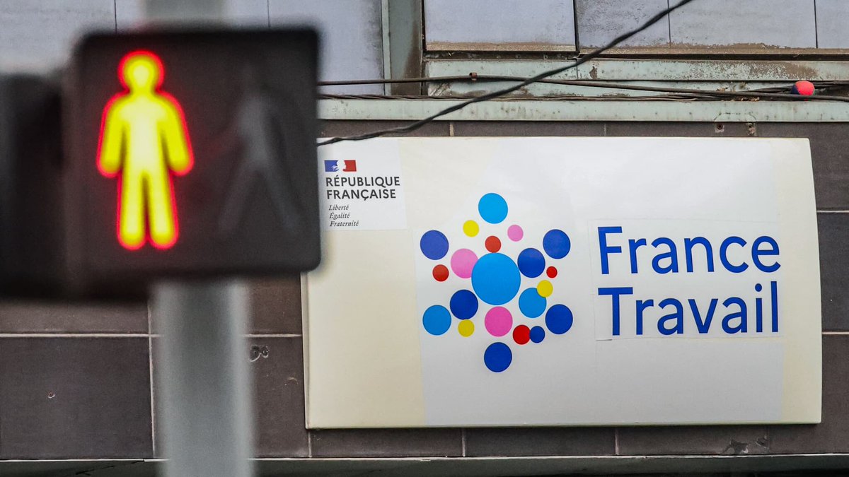 BFMTV's tweet image. L'Insee anticipe une remontée du taux de chômage à 7,7% fin 2025 (au plus haut depuis 4 ans)
l.bfmtv.com/4e0c