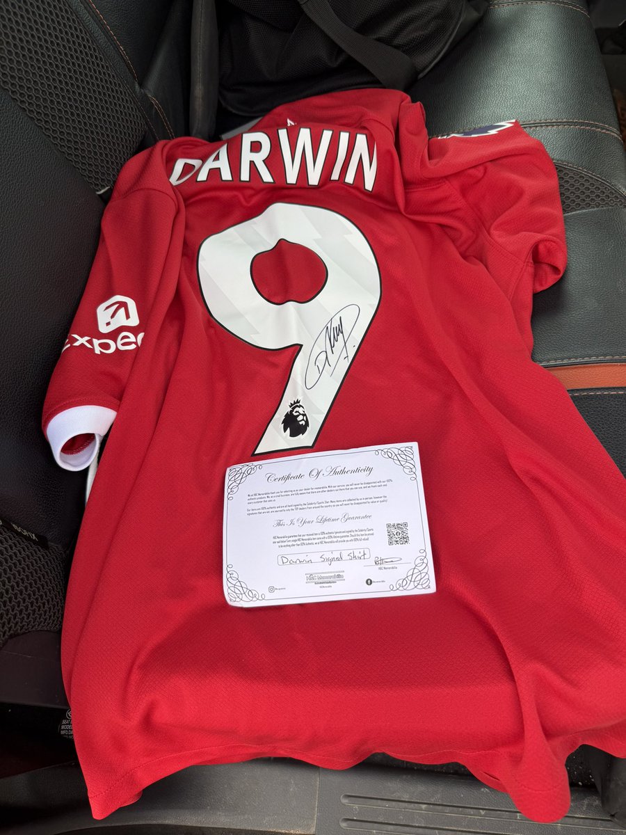 Newitt7185's tweet image. Signed Darwin Nunez Liverpool shirt , £5 a go all profits go to my brother who is suffering stage 4 cancer . Dm me thanks 🫶