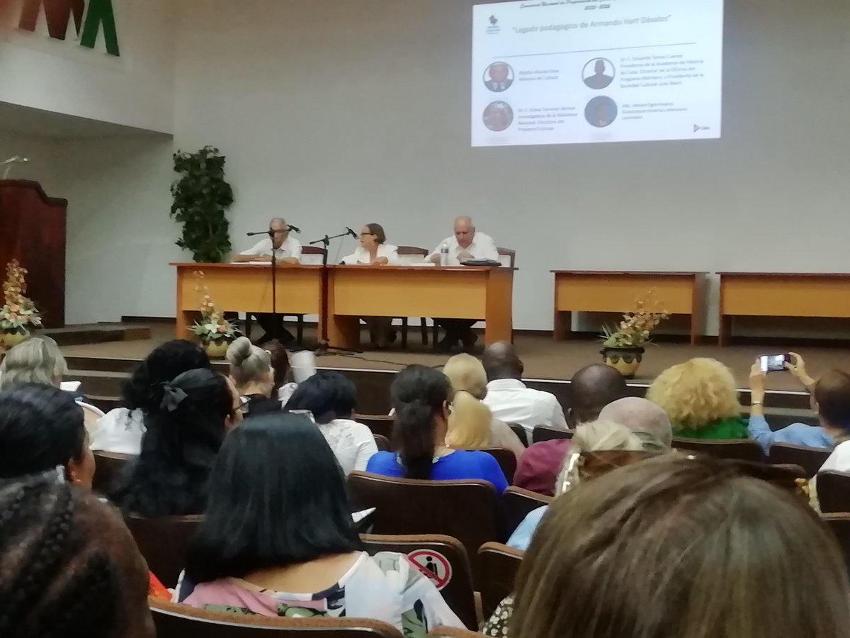 Homenaje desde el Seminario Nacional de Preparación del Curso  Escolar 2025-2026.Panel "Legado pedagógico de Armando  Hart Dávalos"con Alpidio Alonso Grau, Eduardo Torres Cuevas y Míriam Egea Directora de Historia y Marxismo. #CubaViveEnSuHistoria <a href="/CubaMined/">MINED</a> <a href="/DGECiegoDeAvila/">DGECiegodeÁvila</a>