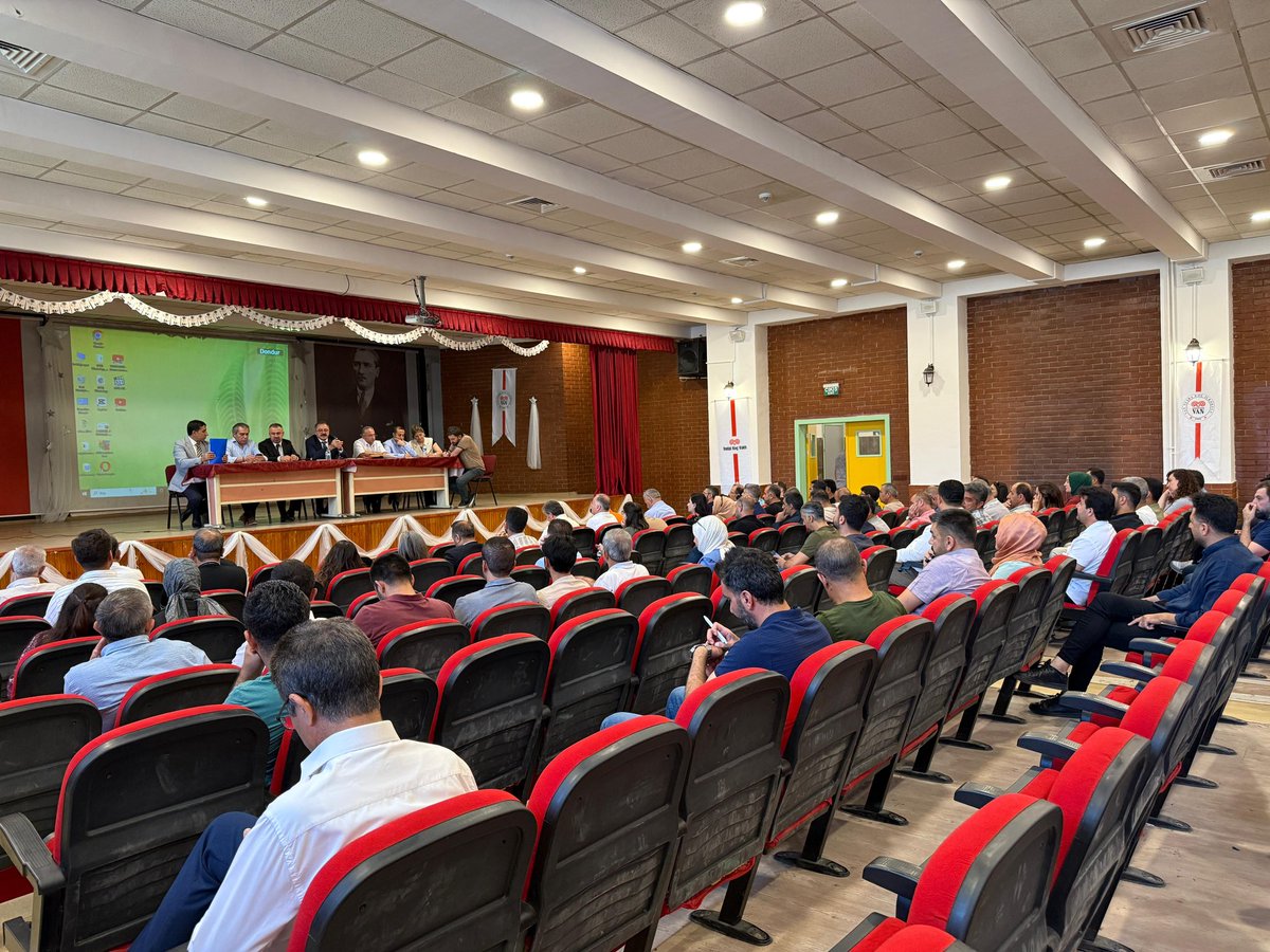 Türkiye Yüzyılı Maarif Modeli Kapsamında Yıl Sonu Değerlendirme Toplantısı Gerçekleştirildi

2024–2025 Eğitim Öğretim Yılı Eğitim Kurum Müdürleri Kurulu Yıl Sonu Değerlendirme Toplantısı, İlçe Millî Eğitim Müdürümüz Sn. Muhlis Ceylani başkanlığında; şube müdürlerimiz ile okul +