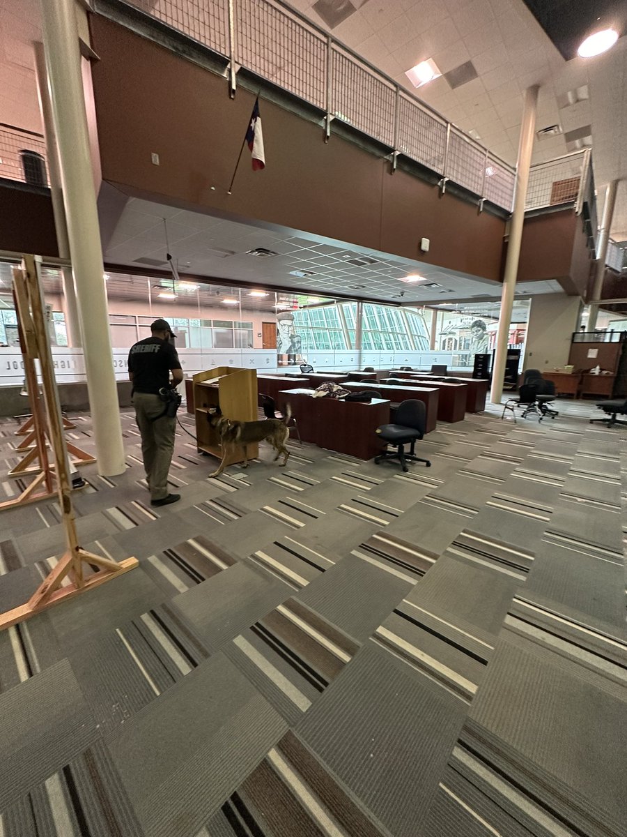 DavidBJasper's tweet image. 🐾 Honored to witness the HCSO K9 Unit in action today! The bond between handler and dog is incredible as they train as a team for narcotics detection, tracking, and patrol. Their dedication to keeping our community safe is truly inspiring!