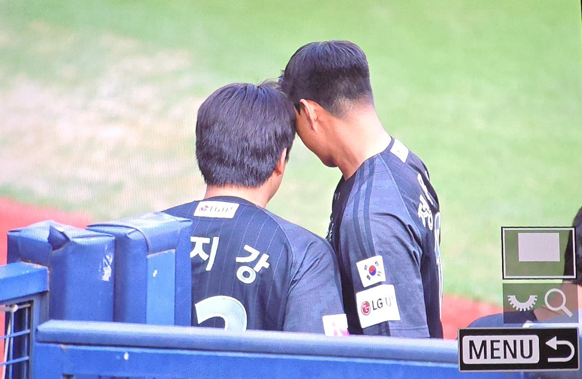 뭐하는거에요🫣

#엘지트윈스 #정우영 #이지강