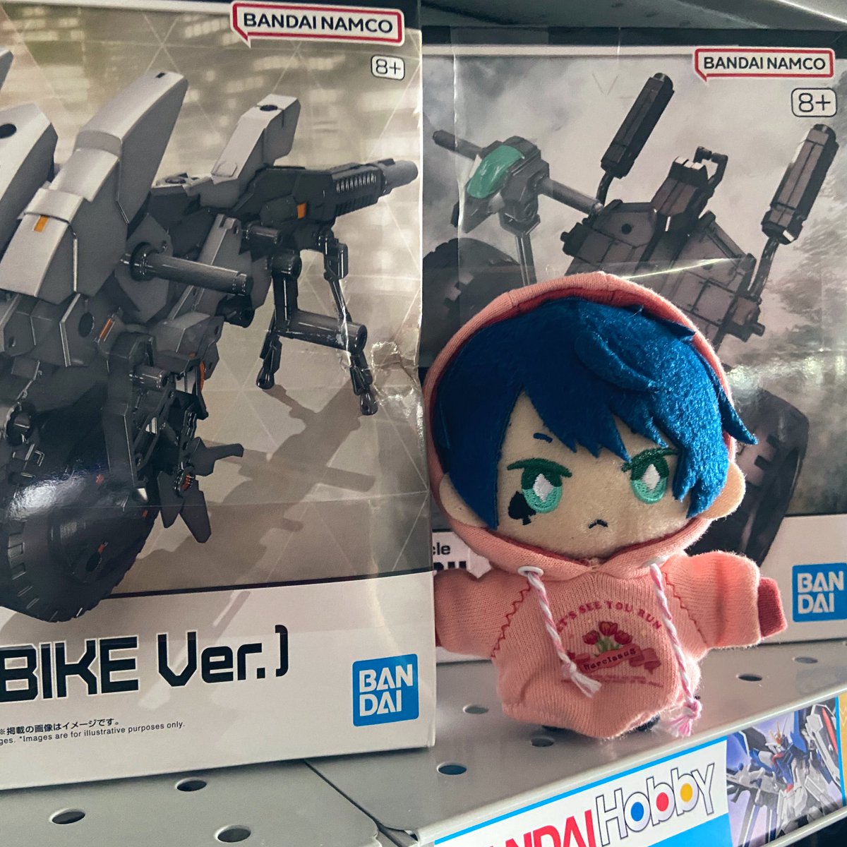 RottenDeadpan's tweet image. I took Deuce to work today as a temp worker.
This kit is his recommended favorite so please buy it.