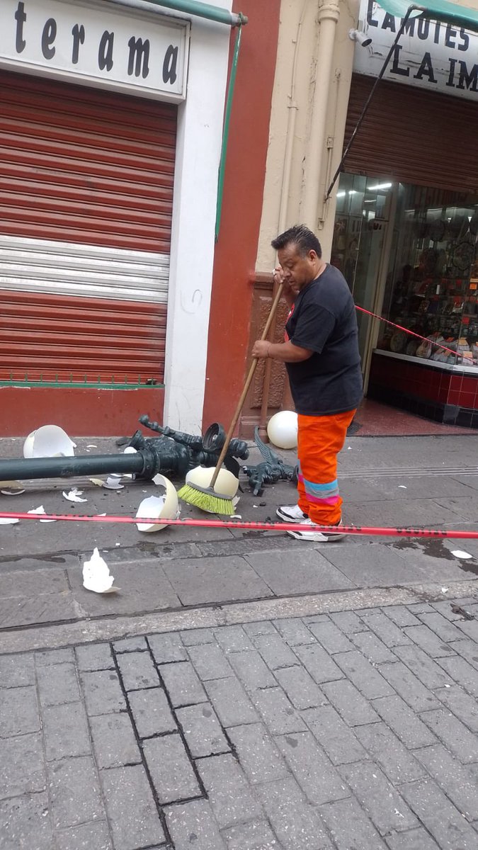 Gerencia del Centro Histórico y Patrimonio (@gerenciachpue) on Twitter photo <a href="/contrapartemx/">Contraparte</a> <a href="/PueblaAyto/">Ayuntamiento de Puebla</a> Buenos días, agradecemos su reporte, le compartimos que de manera conjunta con Servicios Públicos y <a href="/LimpiaPue/">Organismo Operador del Servicio de Limpia</a> se realizó el retiro de remanentes. A continuación se harán las investigaciones correspondientes. <a href="/contrapartemx/">Contraparte</a> <a href="/PueblaAyto/">Ayuntamiento de Puebla</a> Buenos días, agradecemos su reporte, le compartimos que de manera conjunta con Servicios Públicos y <a href="/LimpiaPue/">Organismo Operador del Servicio de Limpia</a> se realizó el retiro de remanentes. A continuación se harán las investigaciones correspondientes.