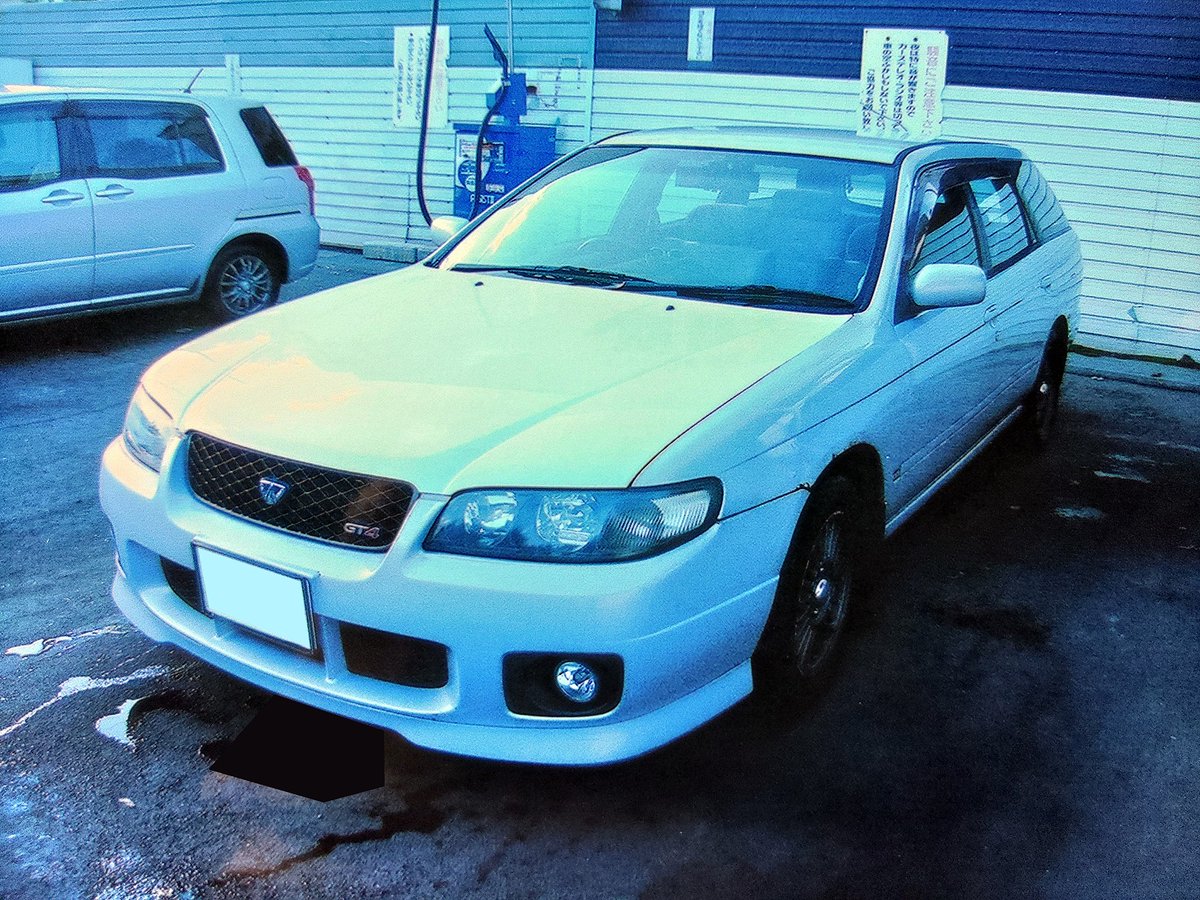 vsb11_sunny's tweet image. 気がつきゃ新車登録から25年経っていたウチのポンコツワゴン。

画像は
車検証上は新車からのワンオーナー
まだキレイだった&apos;00年5月頃の納車直後
パッと見GT4っぽい外装＆ルーフレールを撤去して無駄に全塗装した直後の&apos;12年9月頃
いい加減ボロくなった&apos;24年11月頃

#PW11
#アベニール