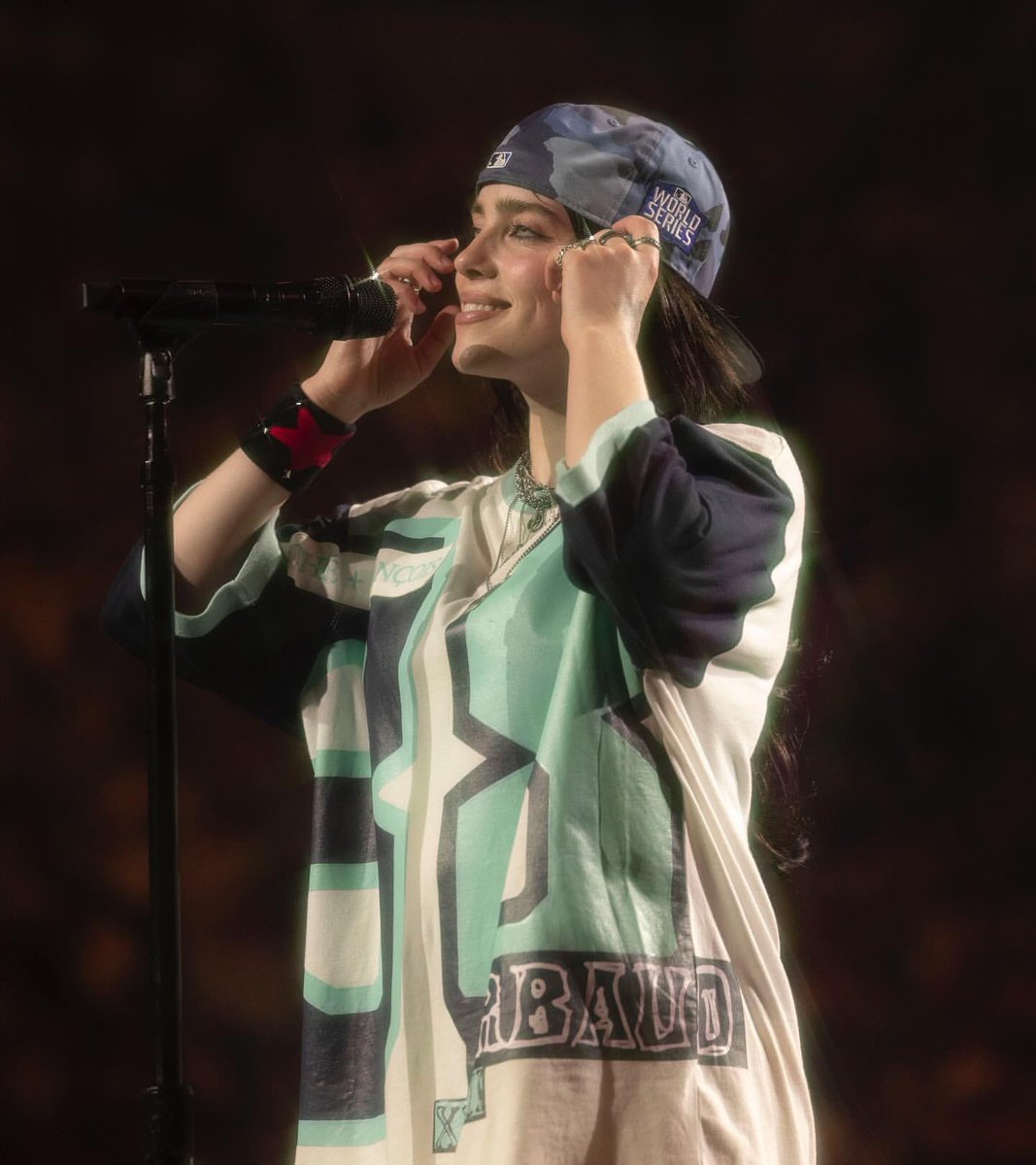 InfoBillieBR's tweet image. BILLIE EILISH