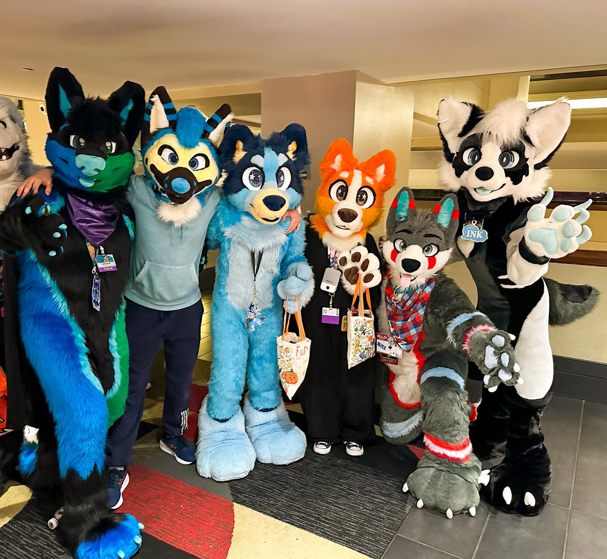 BlizzTheWolf's tweet image. Found the Blue(y) Crew! 💙🐶