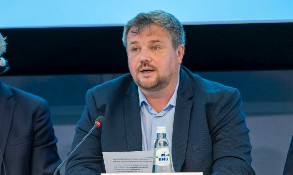 Oliver Röpke (@eesc_president) on Twitter photo <a href="/Tsihanouskaya/">Sviatlana Tsikhanouskaya</a>, Maksim Pazniakou & Andrei Gnyot brought powerful voices of courage, resilience & hope about Belarus' democratic future.
Free media, independent trade unions and civil society are the backbone of democracy and essential to building a free & democratic Belarus. <a href="/Tsihanouskaya/">Sviatlana Tsikhanouskaya</a>, Maksim Pazniakou & Andrei Gnyot brought powerful voices of courage, resilience & hope about Belarus' democratic future.
Free media, independent trade unions and civil society are the backbone of democracy and essential to building a free & democratic Belarus.