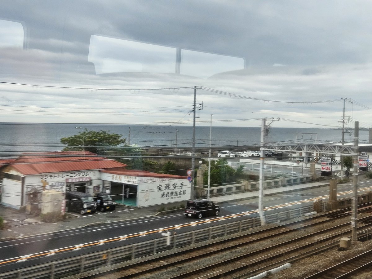 skx_doom's tweet image. Had a fortune of traveling to Japan last week. Osaka, Kyoto, and Nara are spectacular in their own ways... But for some reason, I also really liked just riding in the train between cities, watching the passing views.