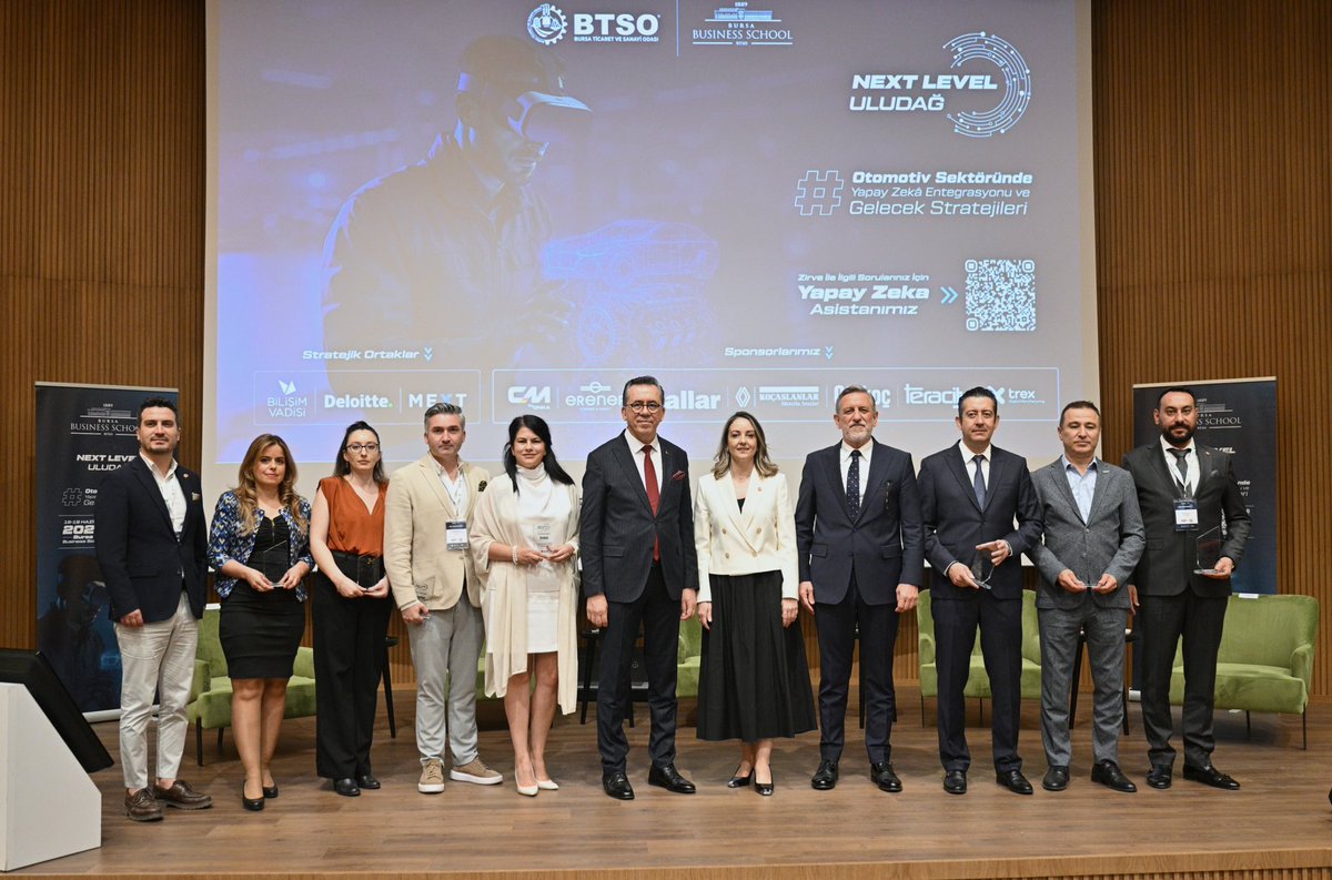 Bursa Business School’da düzenlediğimiz sektörel zirvelerle iş dünyamızın dönüşümüne rehberlik etmeyi sürdürüyoruz.

Bugün “Otomotiv Sektöründe Yapay Zeka Entegrasyonu ve Gelecek Stratejileri” temasıyla düzenlediğimiz Next Level Uludağ Zirvemizin açılışını gerçekleştirdik. İki