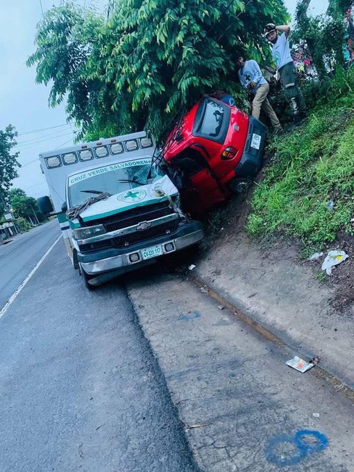 🔴 DOS VEHÍCULOS INVOLUCRADOS EN UN CHOQUE EN LA TRONCAL DEL NORTE 

En el kilómetro 31½ de la carretera Troncal del Norte, frente al cementerio viejo municipal de Aguilares, se registró un choque entre un vehículo y una ambulancia de Cruz Verde.

Solo se reportan daños