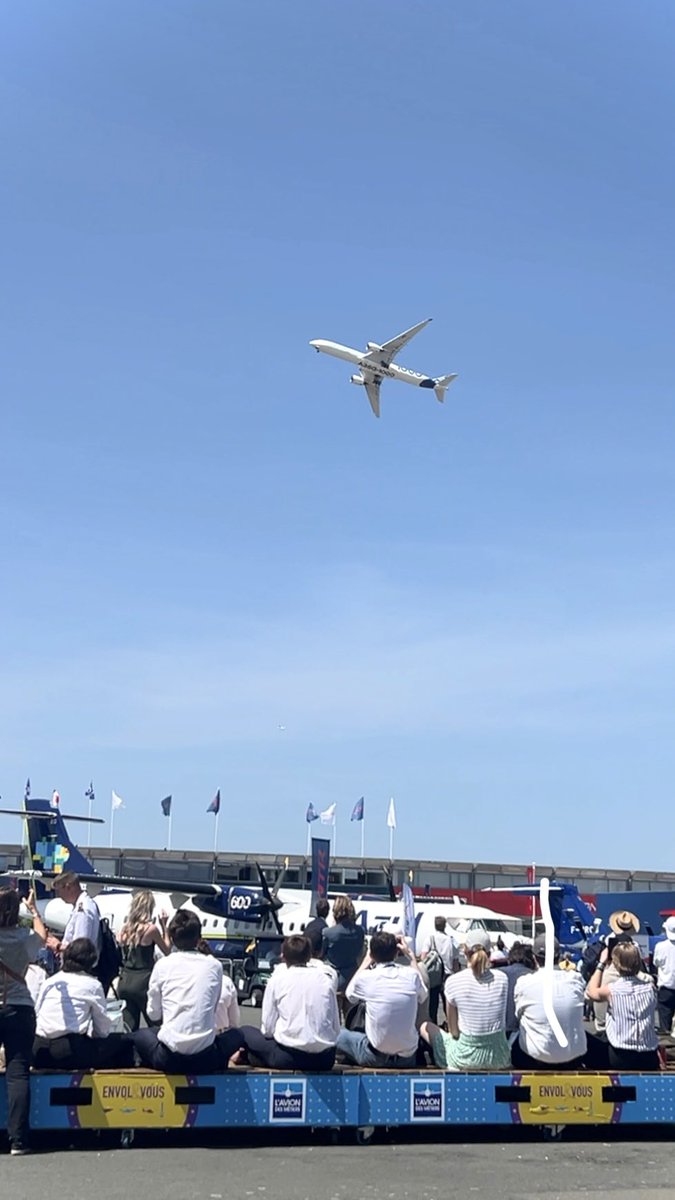 th_Maestro's tweet photo. Le Bourget https://t.co/gKdQce4yMZ