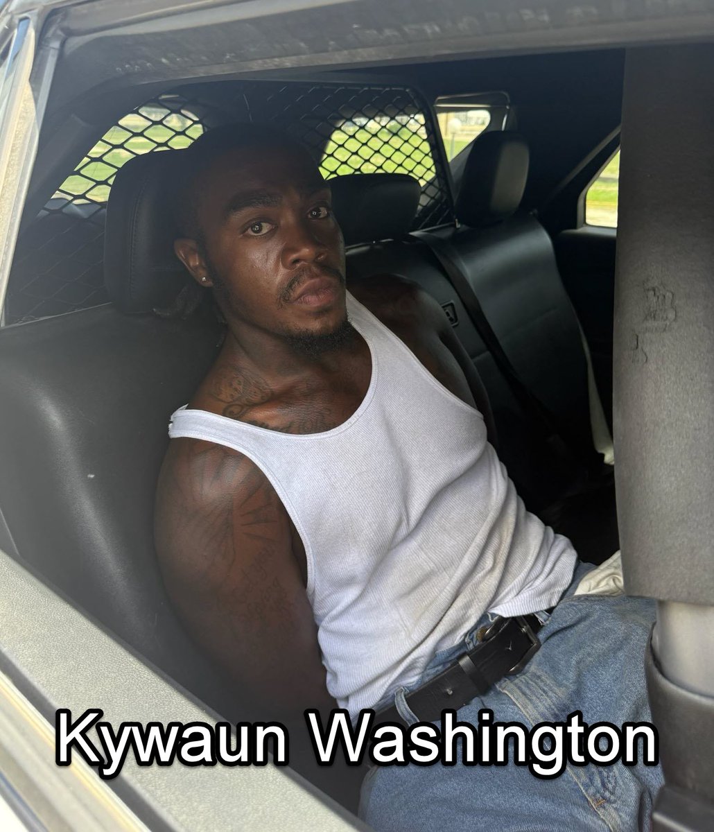 TulsaPolice's tweet image. FATHER&apos;S DAY TRIPLE SHOOTING SUSPECT ARRESTED IN TEXAS
26-year-old Kywaun Washington was taken into custody and booked into the Bexar County Jail in San Antonio, Texas, early this morning.
Washington is charged with three counts of Assault and Battery with a Dangerous Weapon.
On…