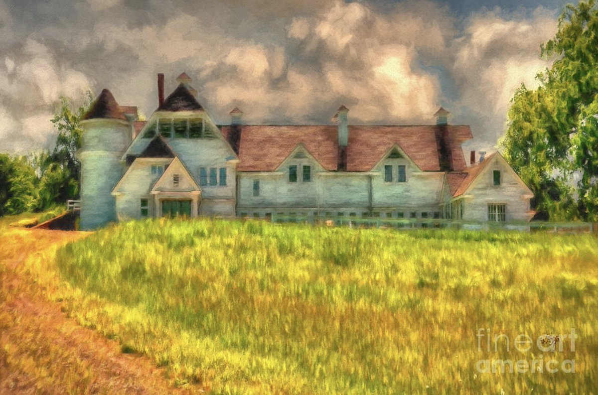 "Hilltop Farm"  in Suffied, Conn. is listed in the National Register of Historic Places. The barn was constructed by George Hendee, of #IndianMotorcycle fame, in 1914 and was a modern marvel of its time.
lois-bryan.pixels.com/featured/hillt…

#farms #barns #hilltopfarm #LoisBryan