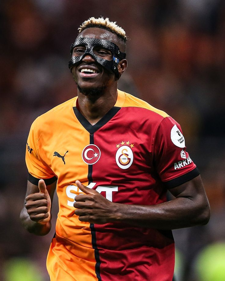 Ester Exposito ile günah dolu bir geceler mi yoksa Osimhen'in bonservisinin alınması mı