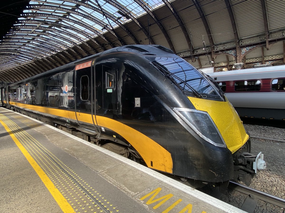 TraceyDagley's tweet image. #GrandCentral by Arriva #York #Class180