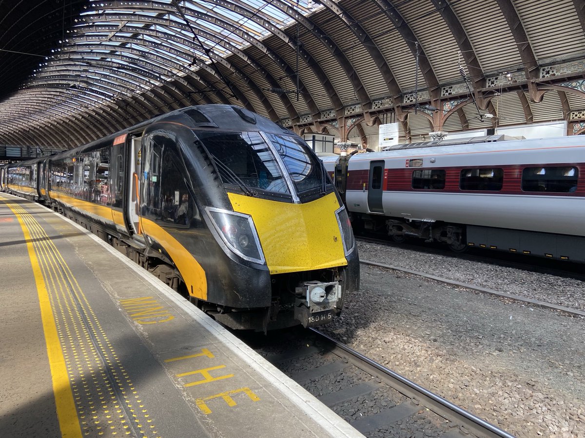 TraceyDagley's tweet image. #GrandCentral by Arriva #York #Class180