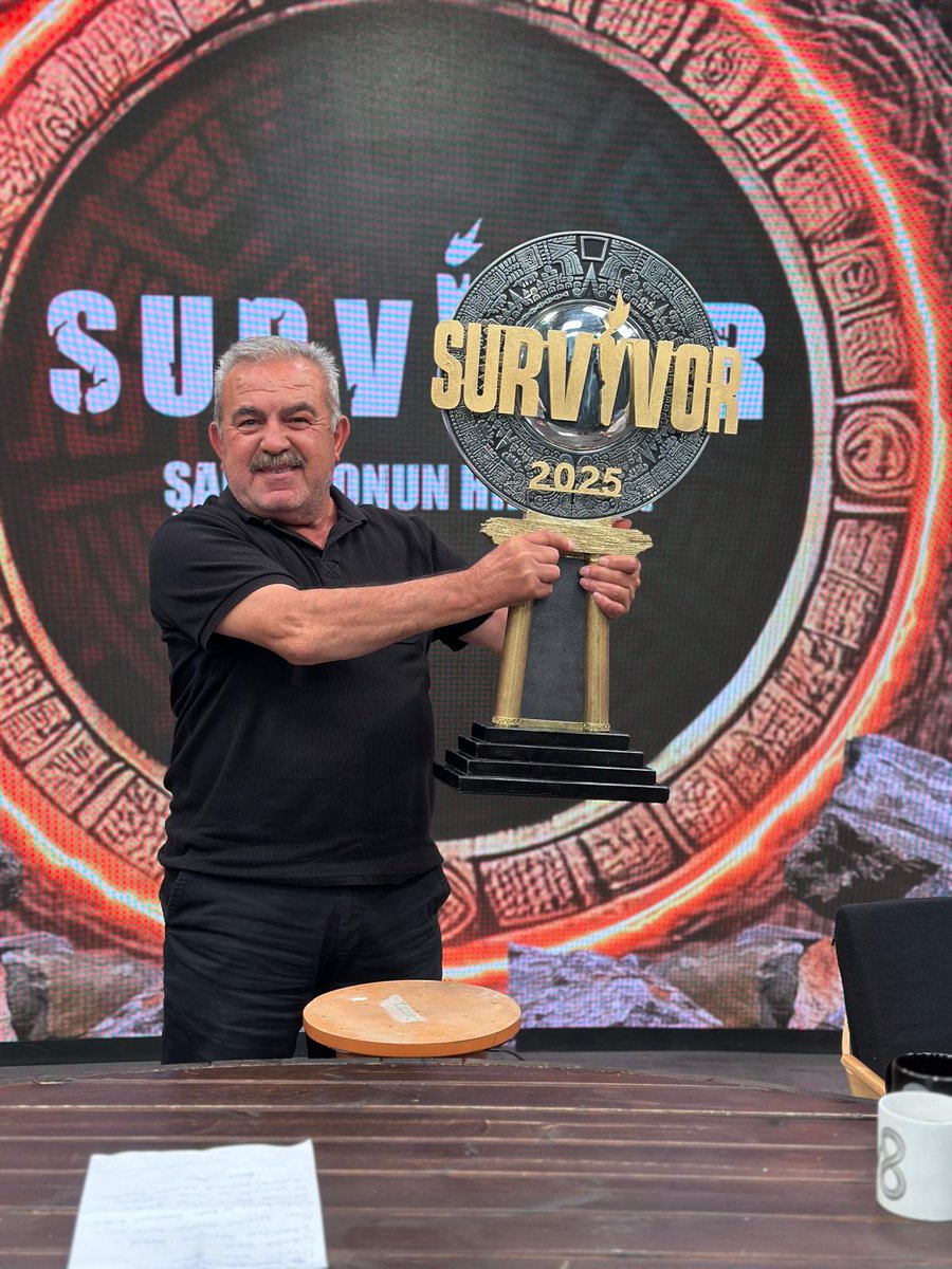 polattalat1's tweet photo. Lekeli sezonun tertemiz kupası EMİN ELLERDE 👊👊👊👊
#Survivor2025
#survivorAllstar2025 https://t.co/5rpxbsRHAC