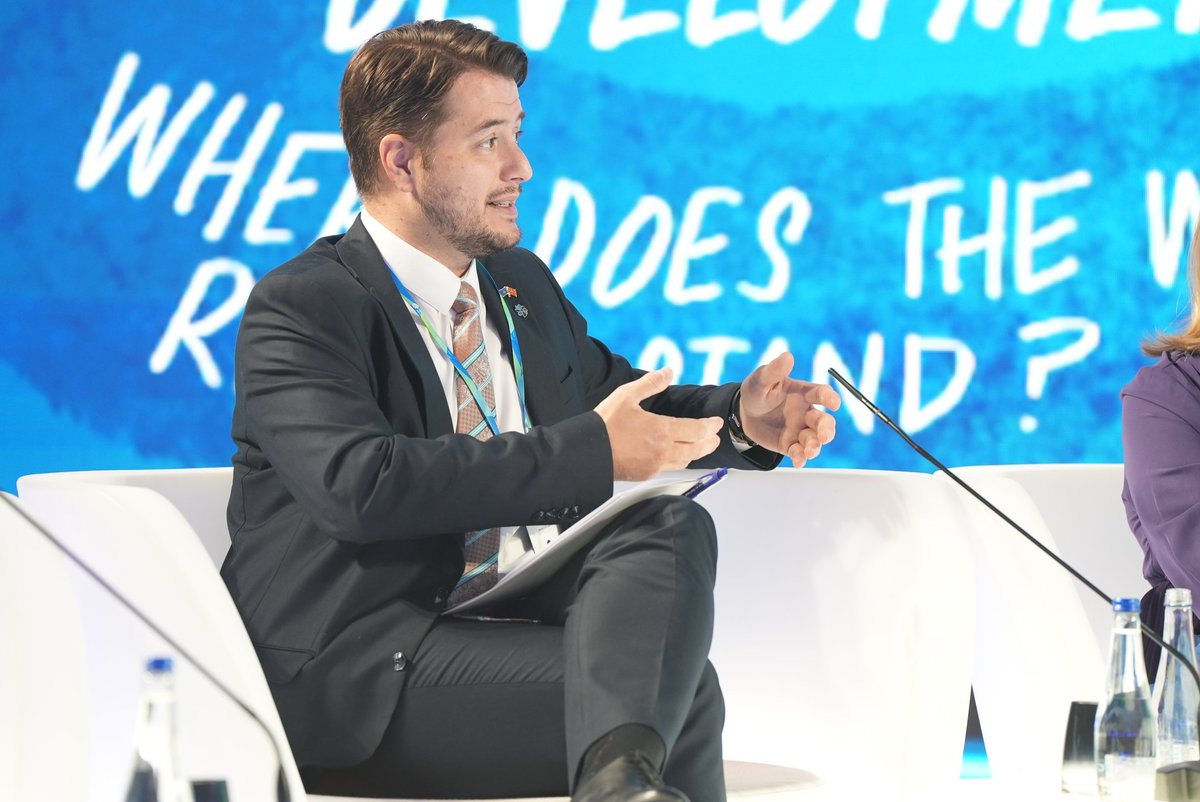 getoarmjeku's tweet image. On behalf 🇽🇰 I spoke about green energy policy and geopolitical challenges at Macedonian Energy Forum in Skopje. I was honored to join the Western Balkans ministerial panel with 🇲🇰 Minister Sanja Bozhinovska and IRENA Exec. Director Francesco La Camera, among other leaders.