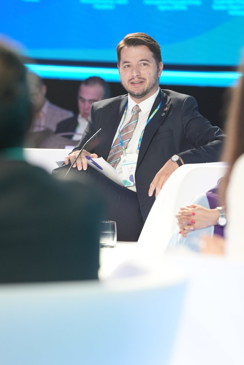 getoarmjeku's tweet image. On behalf 🇽🇰 I spoke about green energy policy and geopolitical challenges at Macedonian Energy Forum in Skopje. I was honored to join the Western Balkans ministerial panel with 🇲🇰 Minister Sanja Bozhinovska and IRENA Exec. Director Francesco La Camera, among other leaders.