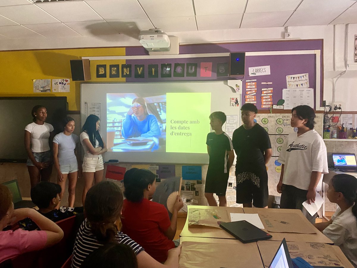 Vedruna Àngels (@vedrunaangels) on Twitter photo Avui nois i noies de 1r d’ESO han anat a la classe de 6è de prim. per parlar-los de la seva experiència i donar-los algunes recomanacions pel curs vinent;)
#escolaambvalors #escolaoberta #intensament #escolacompetent <a href="/VedrunaCat/">Escoles Vedruna de Catalunya</a> Avui nois i noies de 1r d’ESO han anat a la classe de 6è de prim. per parlar-los de la seva experiència i donar-los algunes recomanacions pel curs vinent;)
#escolaambvalors #escolaoberta #intensament #escolacompetent <a href="/VedrunaCat/">Escoles Vedruna de Catalunya</a>