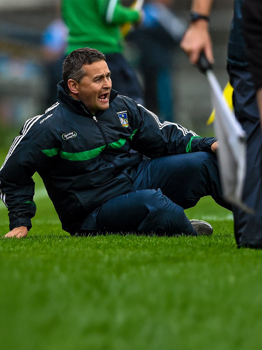 Will Dublin cause Limerick to slip up again this weekend⁉️ 

Last time these teams played eachother in Championship, they took the feet from under TJ Ryan! 🛝🏑