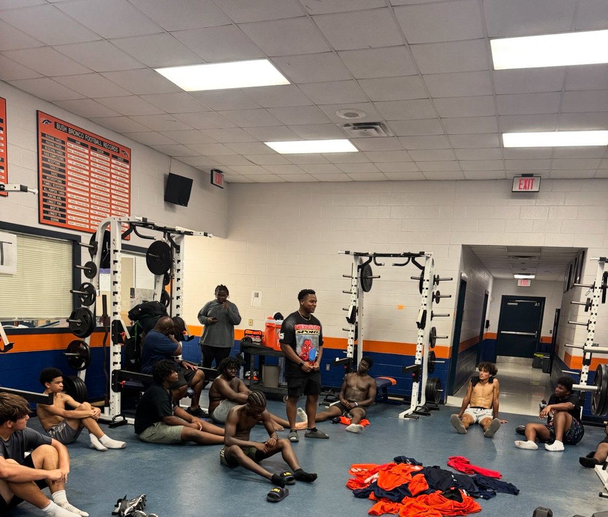 Donald Harvey Jr. (@coachdharvey1) on Twitter photo #WeAreTheCulture #BuiltDifferent
The boys went to work and got to hear some gems from some guys who put in work!
“Find Your Purpose”
“Everybody doing work, what you going to do to separate yourself”
<a href="/Kj_Penson7/">Kendron “KJ” Penson 1️⃣</a> <a href="/braylen_kizzee/">Braylen Kizzee</a> <a href="/THEDAILONELLIS_/">𝐃𝐚𝐢𝐥𝐨𝐧𝐄𝐥𝐥𝐢𝐬 ★</a> #WeAreTheCulture #BuiltDifferent
The boys went to work and got to hear some gems from some guys who put in work!
“Find Your Purpose”
“Everybody doing work, what you going to do to separate yourself”
<a href="/Kj_Penson7/">Kendron “KJ” Penson 1️⃣</a> <a href="/braylen_kizzee/">Braylen Kizzee</a> <a href="/THEDAILONELLIS_/">𝐃𝐚𝐢𝐥𝐨𝐧𝐄𝐥𝐥𝐢𝐬 ★</a>