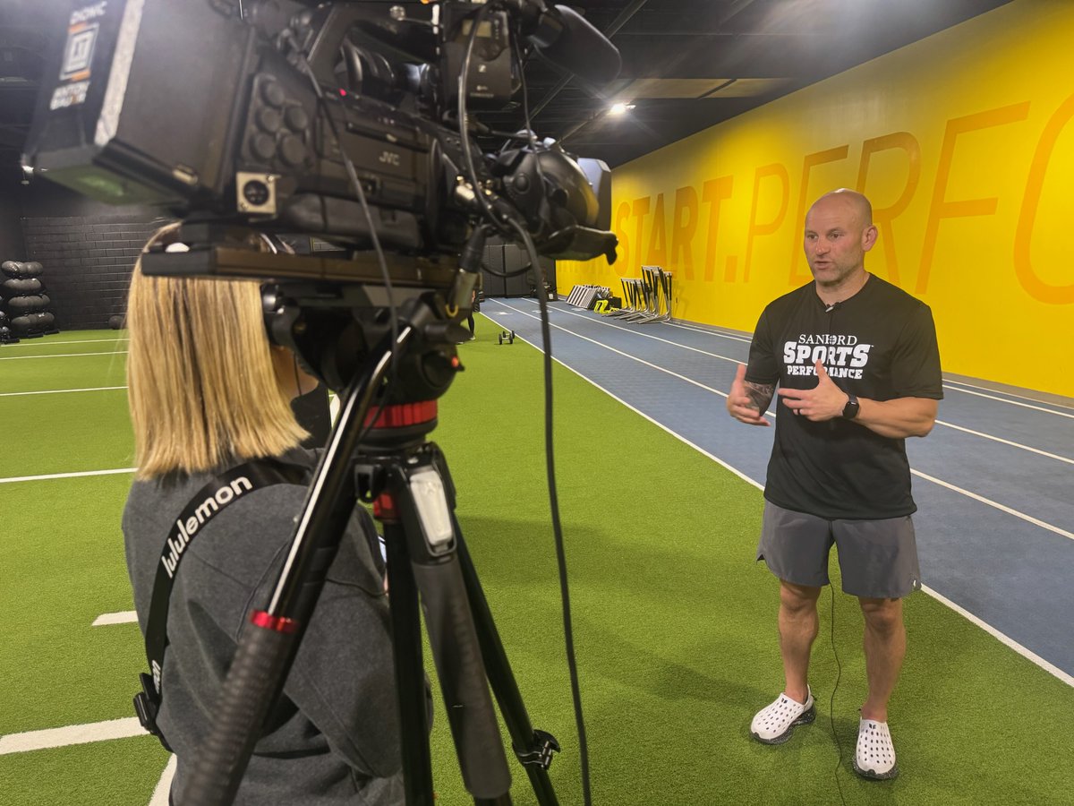 sanford_perform's tweet image. For years, Blake Schultz trained at Sanford Performance with her brother and @EastSideHockey.
Her hard work paid off, and now she leads training with @EGFhockeygirls.
Watch the story from @WDAYnews: san.fo/462NOam