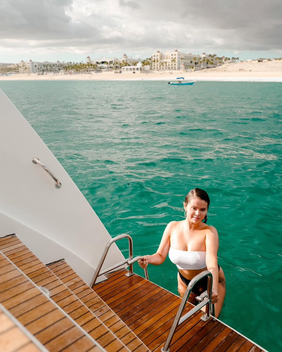 Official Selenators (@selenafanclub) on Twitter photo Good morning islanders! Did you catch #CallMeWhenYouBreakUp on <a href="/loveislandusa/">Love Island USA</a> last week? Listen to the song on the Love Island USA Official @spotify playlist 🩷🏝️
open.spotify.com/playlist/37i9d… Good morning islanders! Did you catch #CallMeWhenYouBreakUp on <a href="/loveislandusa/">Love Island USA</a> last week? Listen to the song on the Love Island USA Official @spotify playlist 🩷🏝️
open.spotify.com/playlist/37i9d…