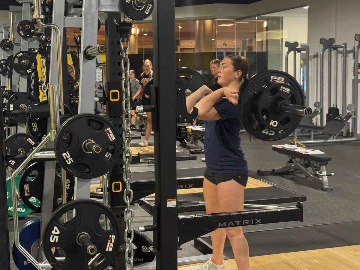 sanford_perform's tweet image. For years, Blake Schultz trained at Sanford Performance with her brother and @EastSideHockey.
Her hard work paid off, and now she leads training with @EGFhockeygirls.
Watch the story from @WDAYnews: san.fo/462NOam