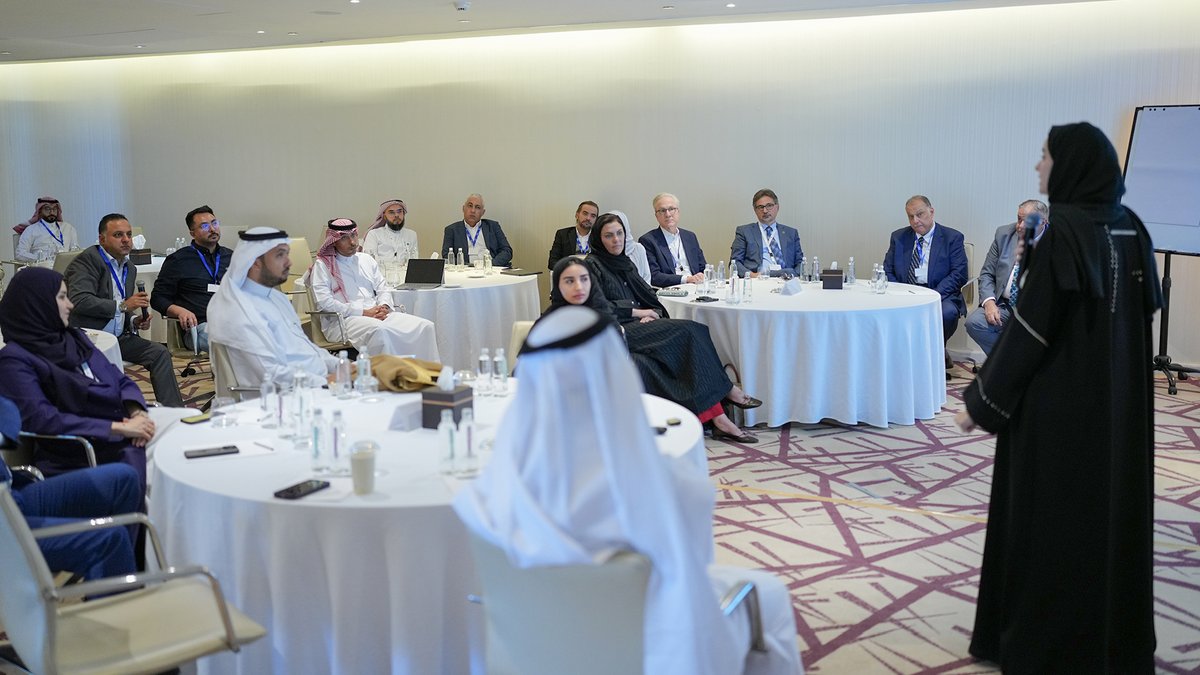 SaudiaCargo's tweet photo. تعزيزًا لدورنا الريادي في قيادة التحول الرقمي بقطاع الخدمات اللوجستية، شارك المدير التنفيذي لتقنية المعلومات والتمكين الرقمي في #السعودية_للشحن، الأستاذ هشام ملائكة، كمتحدث في اجتماع الطاولة المستديرة للذكاء الاصطناعي حول العمليات، جرى خلال الاجتماع استعراض أحدث الحلول الرقمية ودور الذكاء الاصطناعي في تمكين عمليات الشحن، وتوظيف البيانات لتعزيز الكفاءة التشغيلية

 #حياة_بلا_توقف