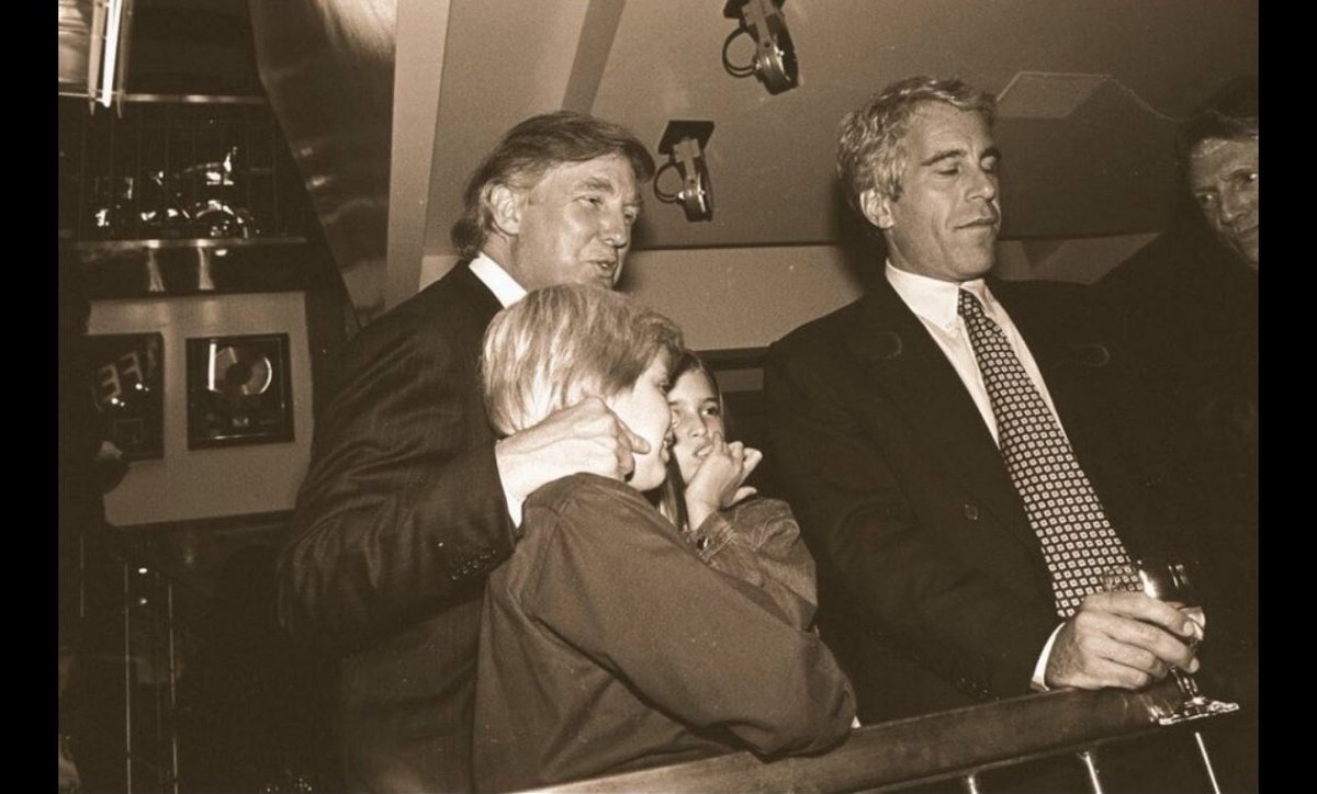 Linformatrice1's tweet image. On dirait que notre "faiseur de paix" fait partie du club...