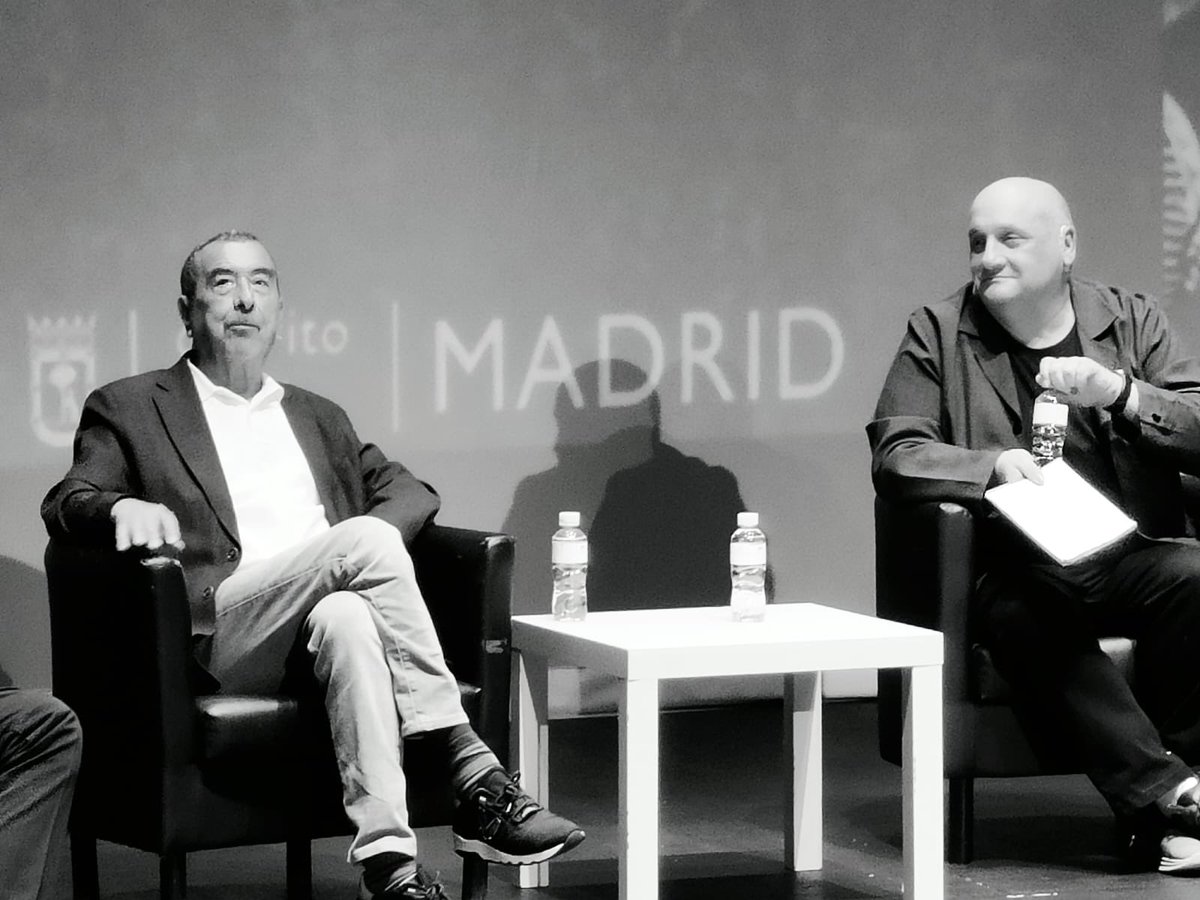 <a href="/elrau007/">𝐑 𝐚 𝐮 𝐥 /</a> <a href="/CowboysEs_Radio/">Cowboys de Medianoche</a> <a href="/moisestve/">Moisés Rodríguez</a> <a href="/alvarezyvera/">Juan Luis Alvarez /Megahit / La Otra Clásicos</a> <a href="/DivisaFilms/">Divisa Films</a> <a href="/esRadio/">esRadio</a> <a href="/cineespanol/">Blog de Cine Español</a> Ayer disfrutamos como enanos viendo Volver a Empezar y la posterior charla coloquio con la presencia del Maestro J.L.Garci, muy bien acompañado por Moisés Rodríguez, Juan Luis Alvarez y Eduardo Torres-Dulce. Mi agradecimiento a la Junta Municipal de Tetuán y a David Garcia.!!!!