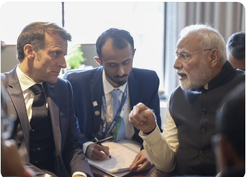 NadeemfParacha's tweet image. “ … aur Macaroni Saar, unhoun ne hum pe hi hamla kardiya …”