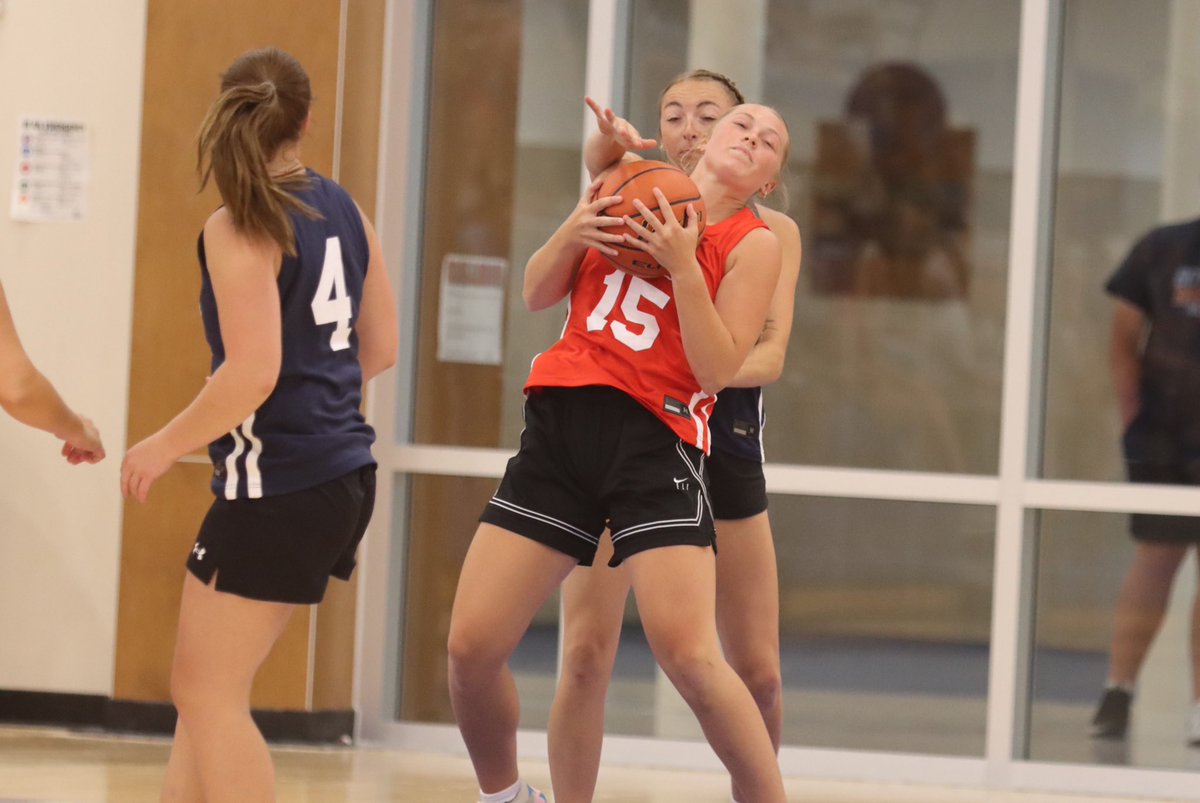 Christian Horn (@ynt_christian) on Twitter photo Some #’s from last night’s girls game:
<a href="/chloeikoch/">Chloe Koch</a> (York) 9 pts, 3 reb, 2 blk
<a href="/LaineyPortwine/">Lainey Portwine</a> (York) 11 pts, 6 reb, 2 ast, 2 stl
Gavin Gilmore (Hampton) 3 pts, reb, ast
<a href="/CourtCarlstrom/">Courtney Carlstrom</a> (High Plains) 4 pts, reb, ast
<a href="/catebargen/">catelynn bargen</a> (Centennial) 2 pts, 6 reb, ast Some #’s from last night’s girls game:
<a href="/chloeikoch/">Chloe Koch</a> (York) 9 pts, 3 reb, 2 blk
<a href="/LaineyPortwine/">Lainey Portwine</a> (York) 11 pts, 6 reb, 2 ast, 2 stl
Gavin Gilmore (Hampton) 3 pts, reb, ast
<a href="/CourtCarlstrom/">Courtney Carlstrom</a> (High Plains) 4 pts, reb, ast
<a href="/catebargen/">catelynn bargen</a> (Centennial) 2 pts, 6 reb, ast