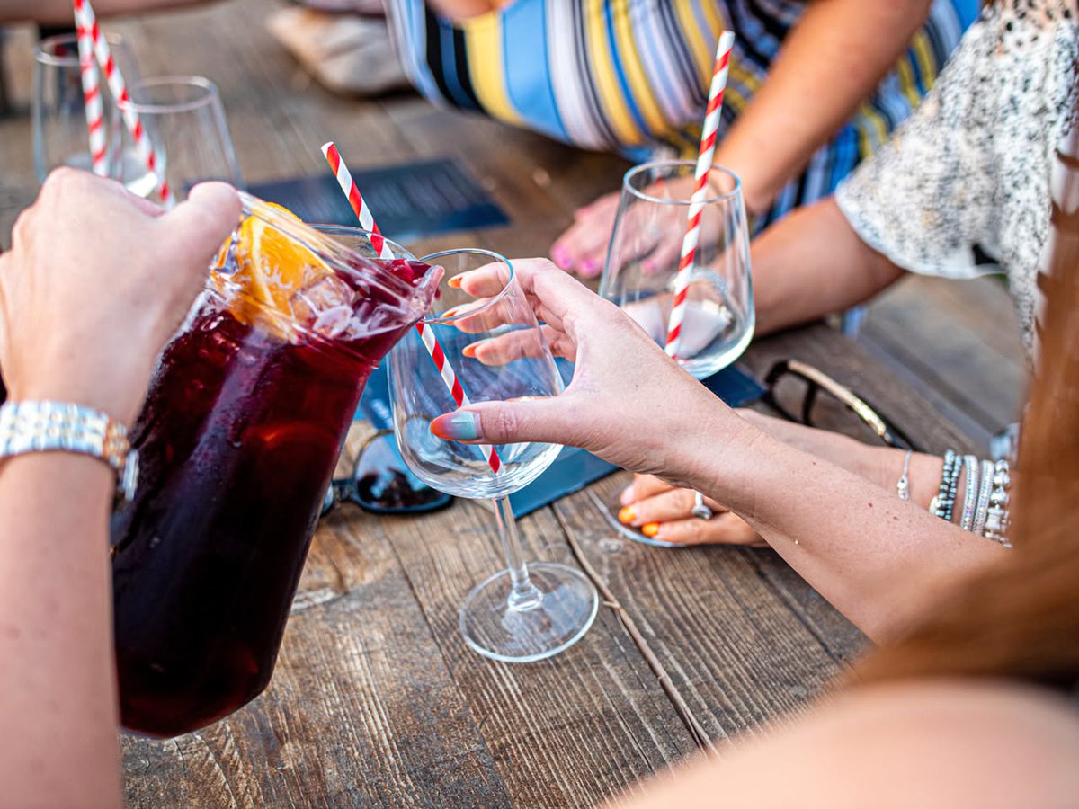 BottleGlassPub's tweet image. Tapas Night is back again on Thursday 26th June from 5pm! πͺπΈ π
Soak up this glorious weather on our terrace & share delicious authentic small plates, paired with a refreshing glass of Sangria! π₯π·
Book now π
bit.ly/3ke9bgX
(Advanced booking required)