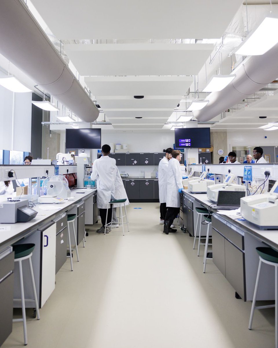 Are you an overseas pharmacist looking to convert your existing qualifications to practice in Great Britain? Our #OSPAP programme providers you with student-centred education that blends clinical knowledge with practical skills.
Find out more: buff.ly/jVzLT23